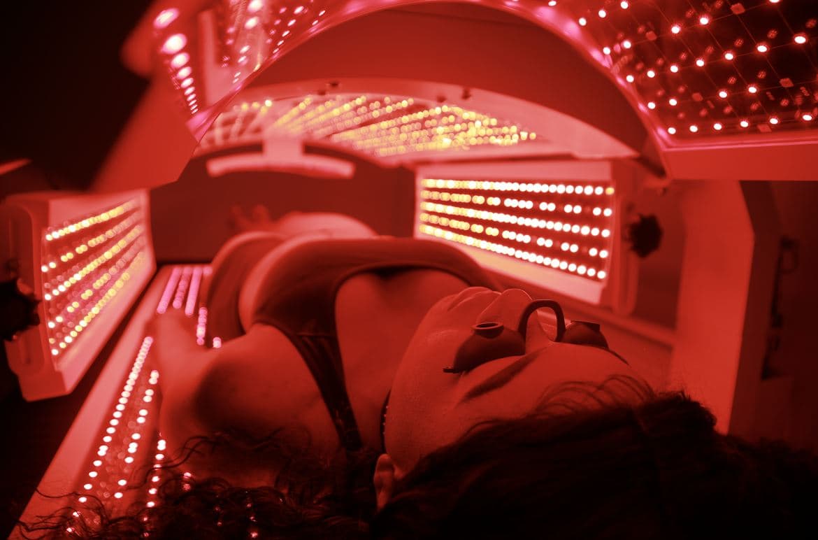 Infra-Red-Light-Therapy-After-Cosmetic-Procedure